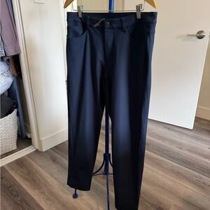 Lululemon abc 5 pocket pant slim fit warpstreme (newest version). Navy. 32w/30l